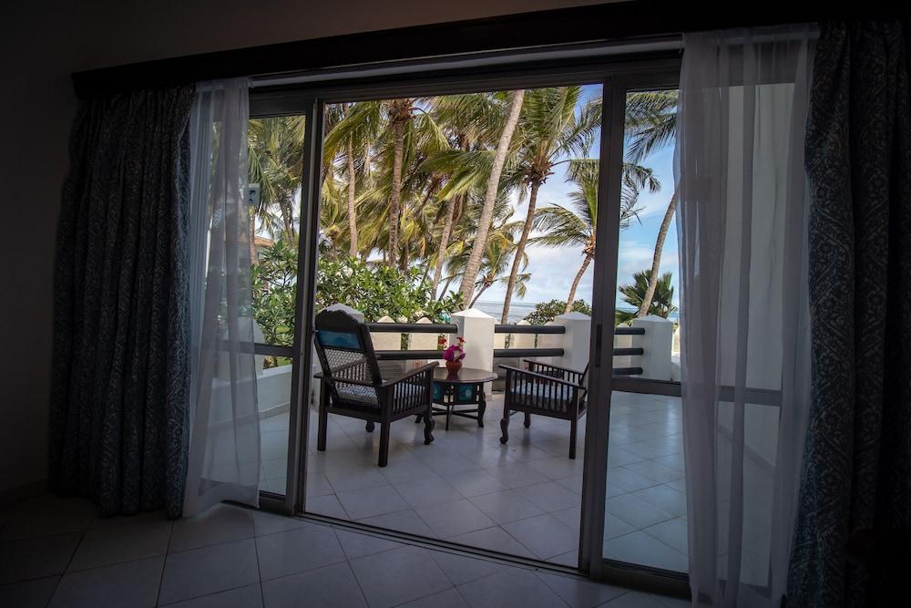 Bamburi Beach Hotel Exterior photo