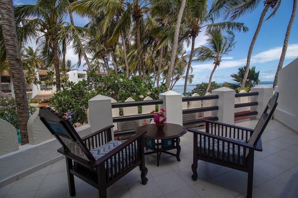 Bamburi Beach Hotel Exterior photo