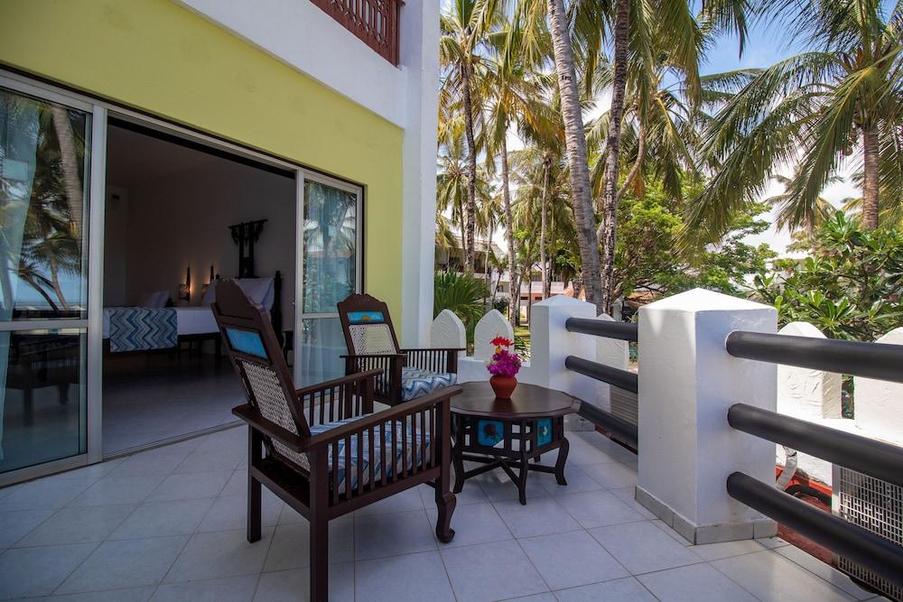 Bamburi Beach Hotel Exterior photo