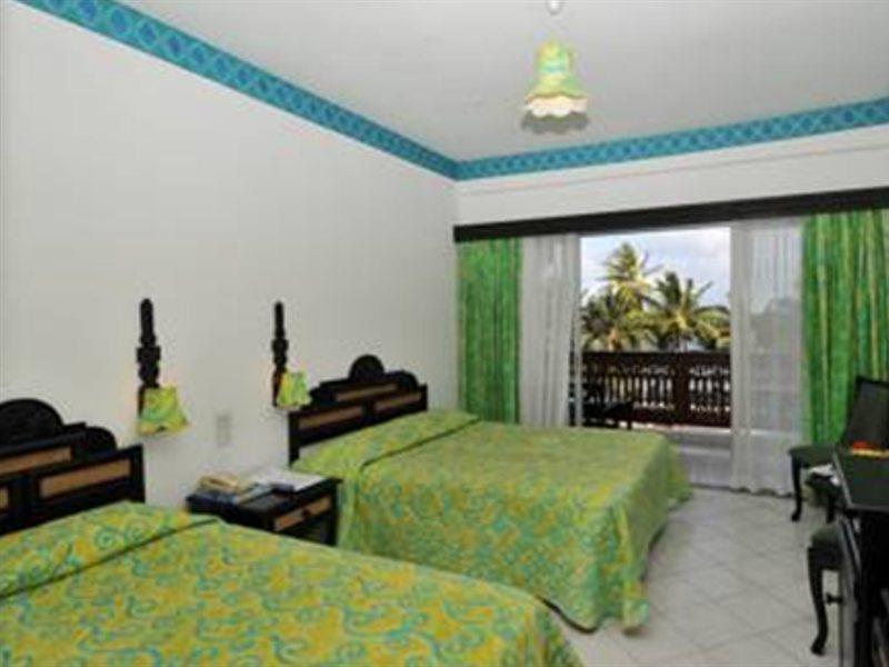 Bamburi Beach Hotel Exterior photo